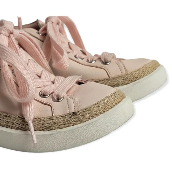 Vionic Winny Sneakers - Picture 2 of 10